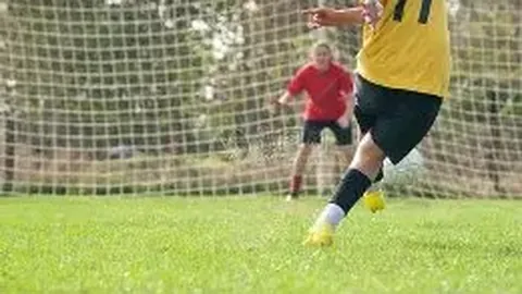 范戴克巅峰期表现能否荣登史上最佳后卫之列[2...14]？